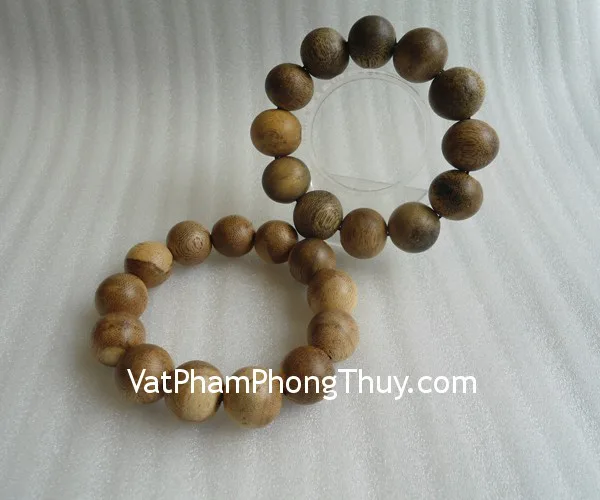 Vòng tay trầm hương vân đậm